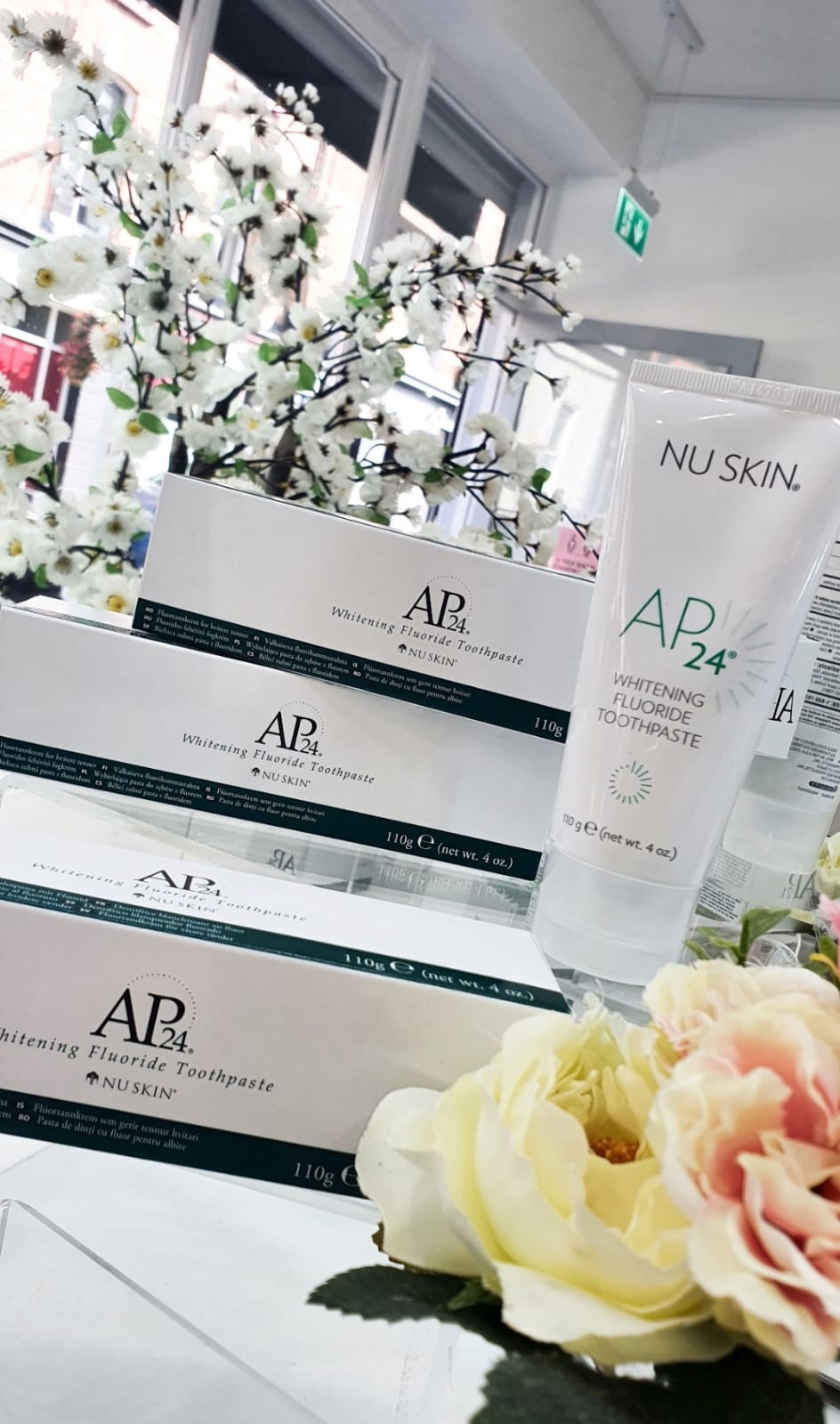 AP 24 Whitening Flouride Toothpaste